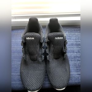 Adidas Mens Neo Ultimashow Black Running Shoes Sneakers Size 12. No shoestrings